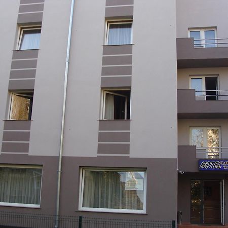 Hostel Lan Oradea Exterior foto