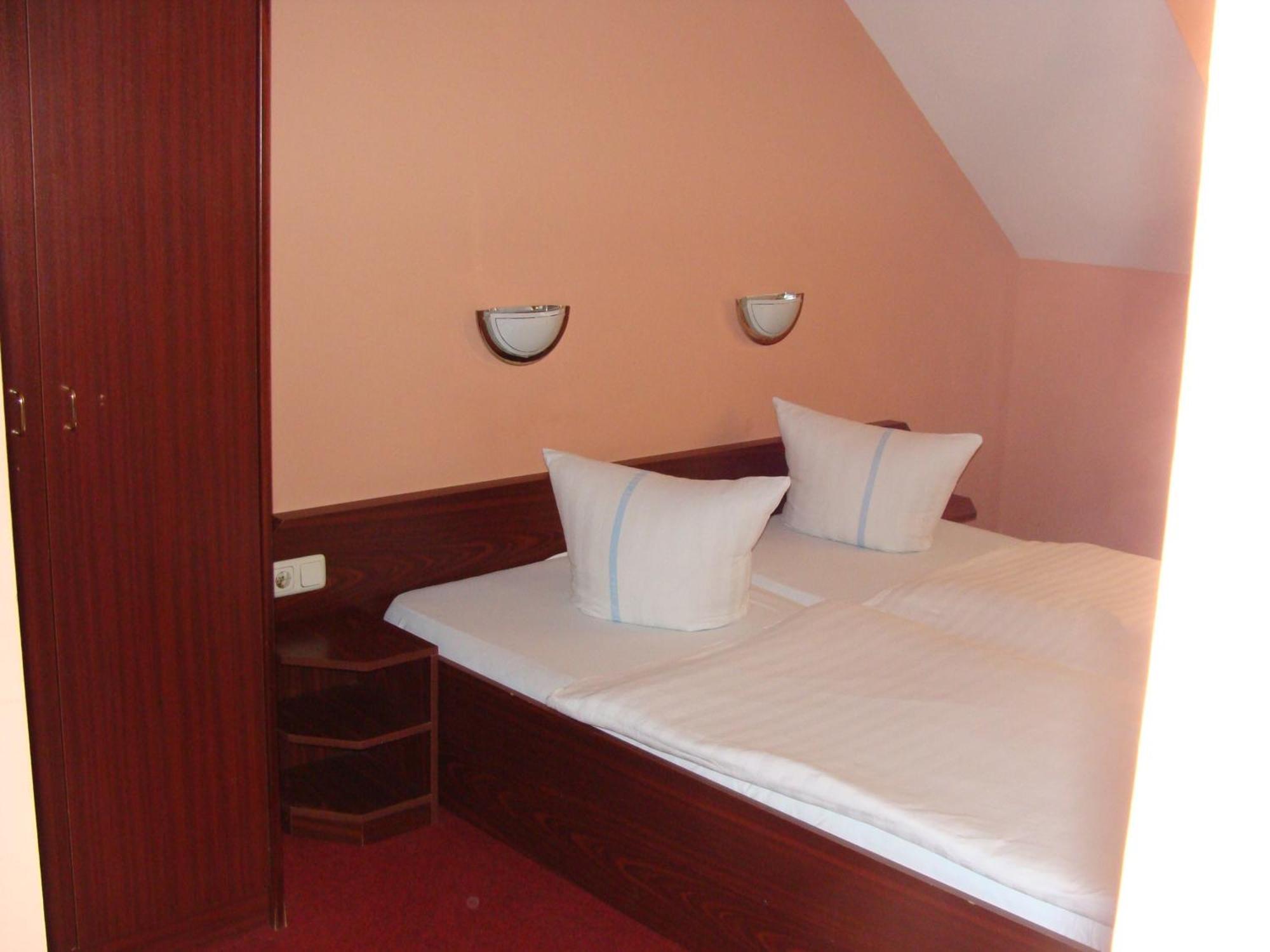 Hostel Lan Oradea Exterior foto