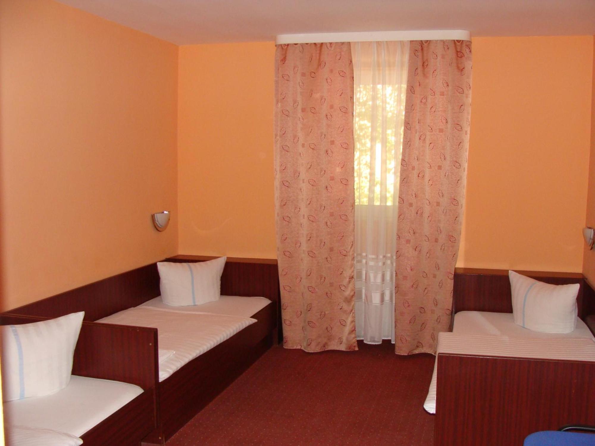 Hostel Lan Oradea Exterior foto