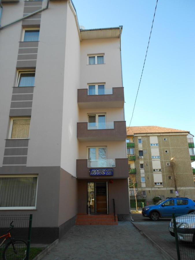 Hostel Lan Oradea Exterior foto